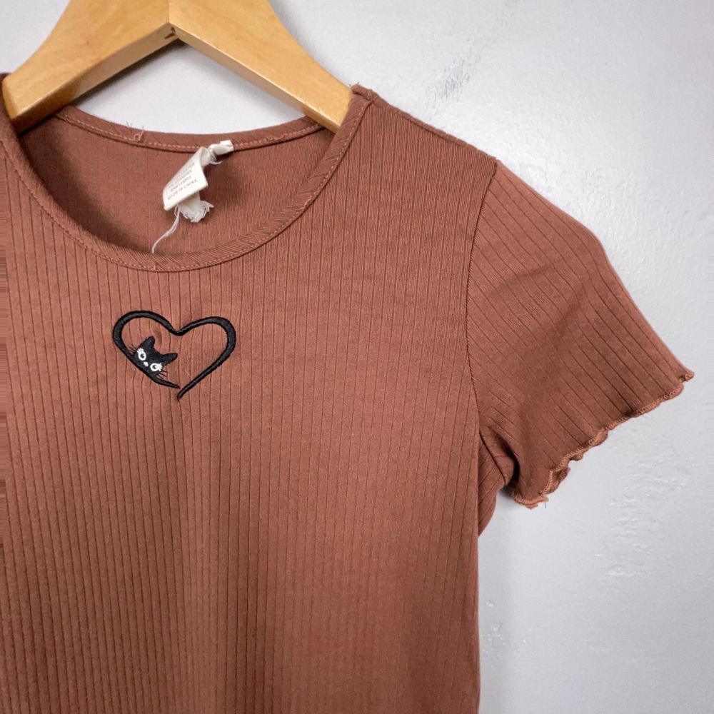 Emma & Elsa Top Girls M / Women S Brown Cat Heart Ribbed Lettuce Trim Tee Y2K